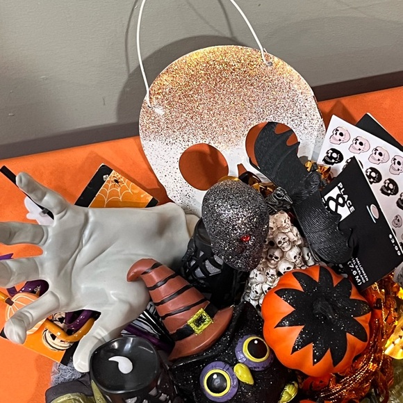 Halloween Themed Decorative Basket - Picture 13 of 14